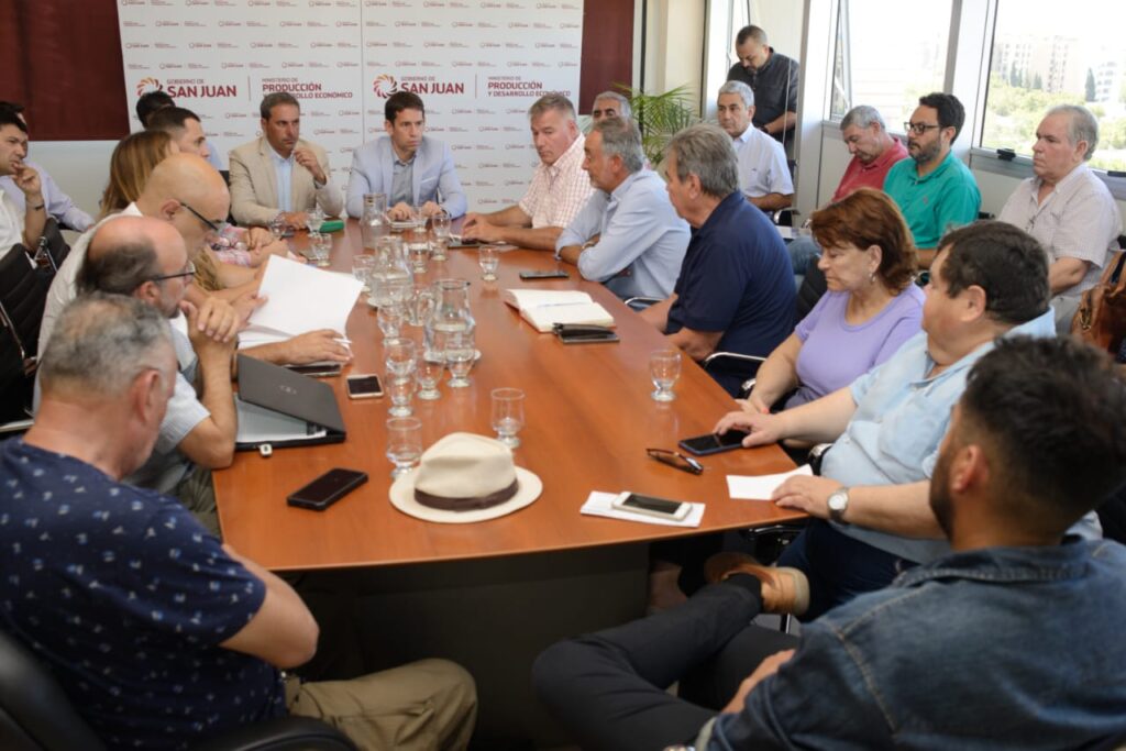 La Mesa de Enlace tuvo una reunión clave con el Ministerio de Producción y el INV